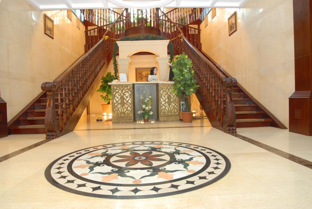 Merey Hotel Karagandy Екстериор снимка
